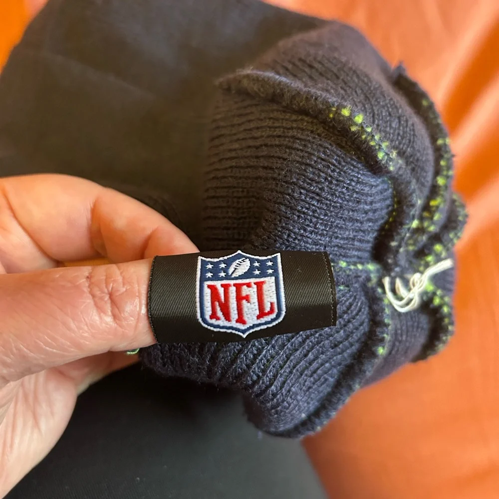 Seattle Seahawks Green and Blue Pom-Pom Beanie - Picture 4 of 8
